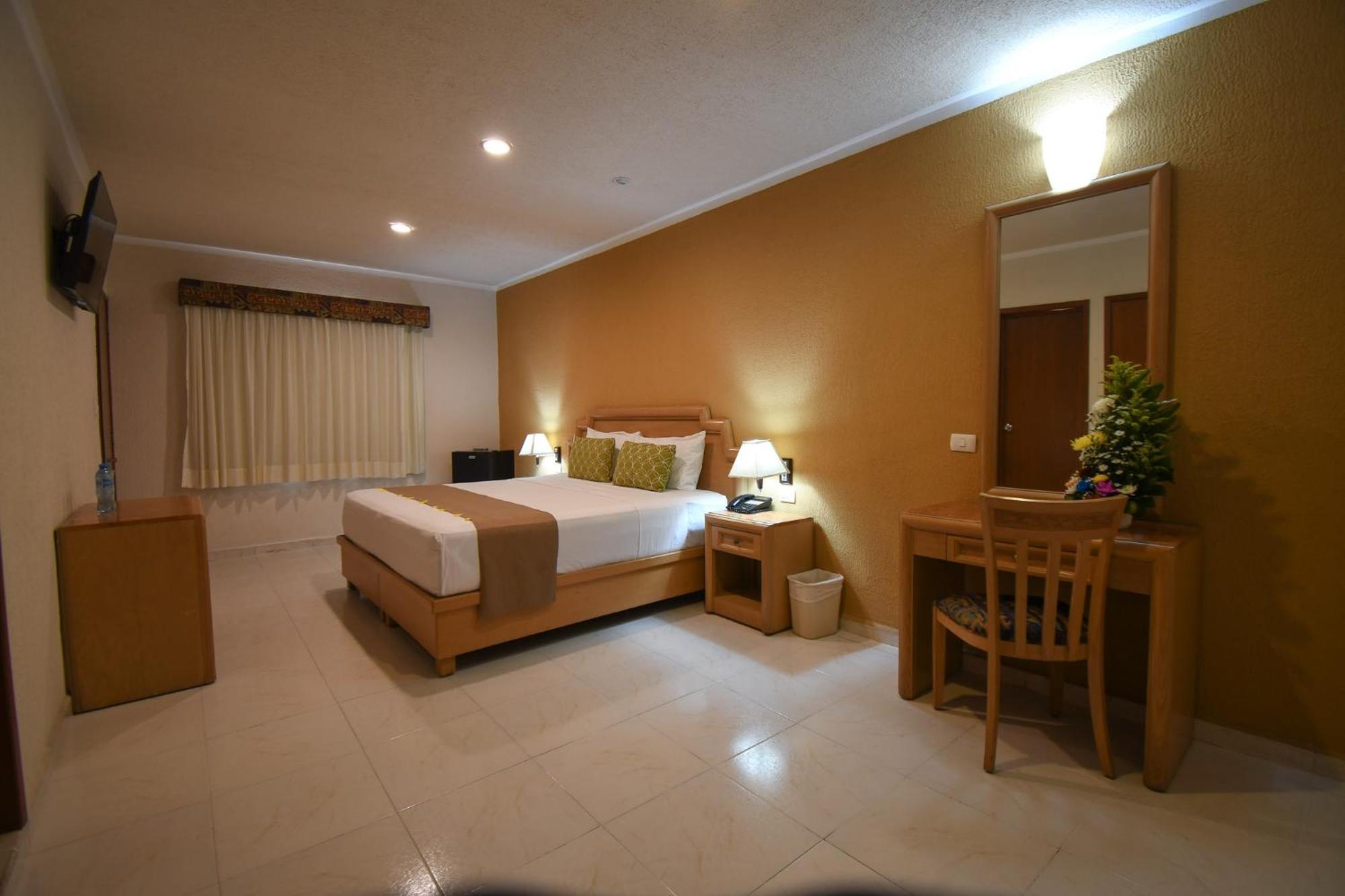 Tecnohotel Itzáes Mérida Esterno foto