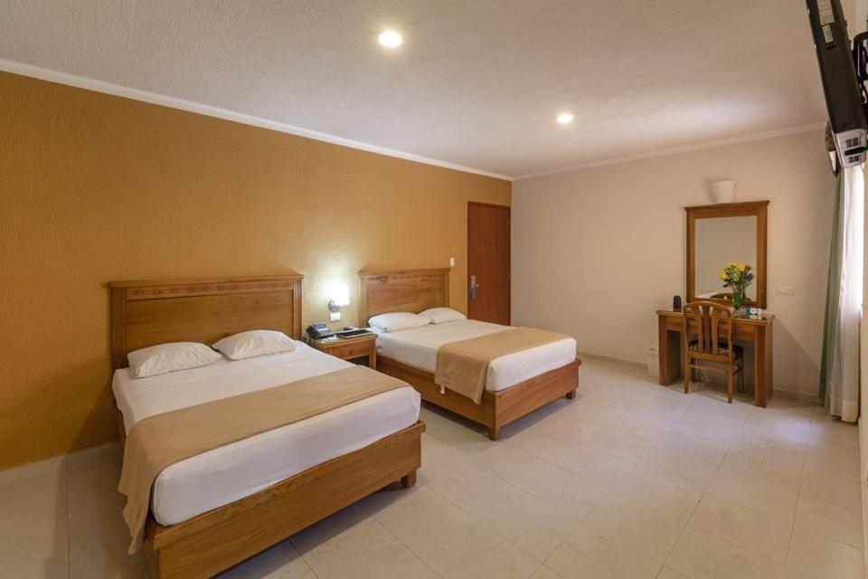 Tecnohotel Itzáes Mérida Esterno foto